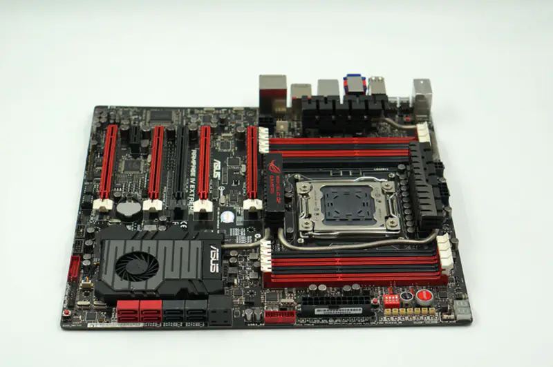 Carte mère ASUS RAMPAGE IV EXTREME