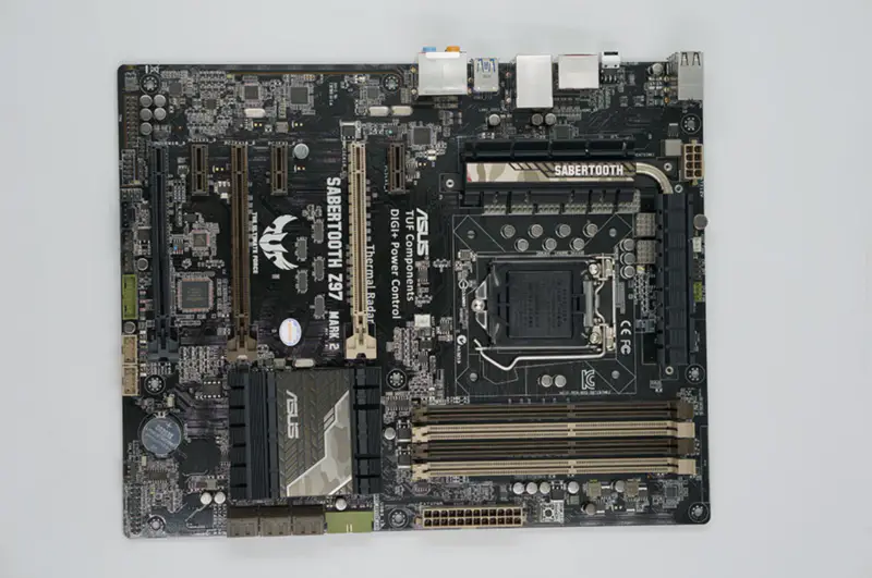 Carte mère Asus SABERTOOTH Z97 MARK 2