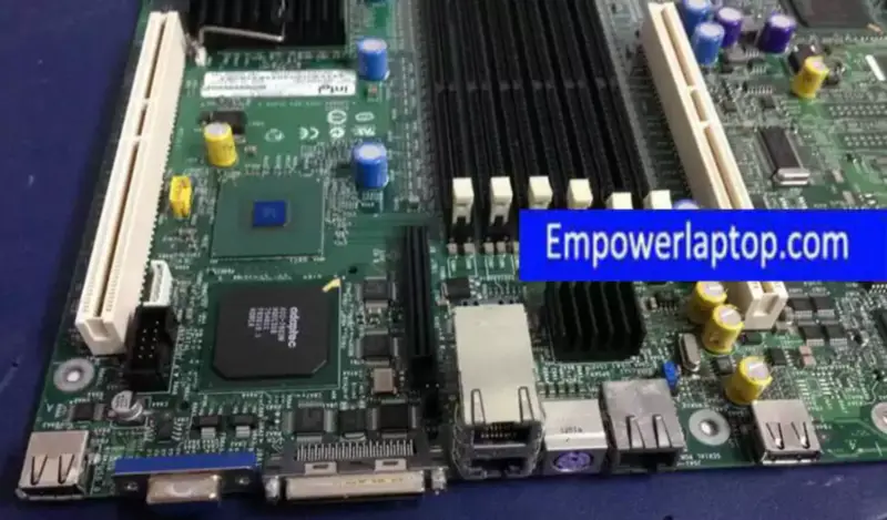 Carte Intel SE7501WV2 dual 320MSCSI avec RAID Sever carte mère