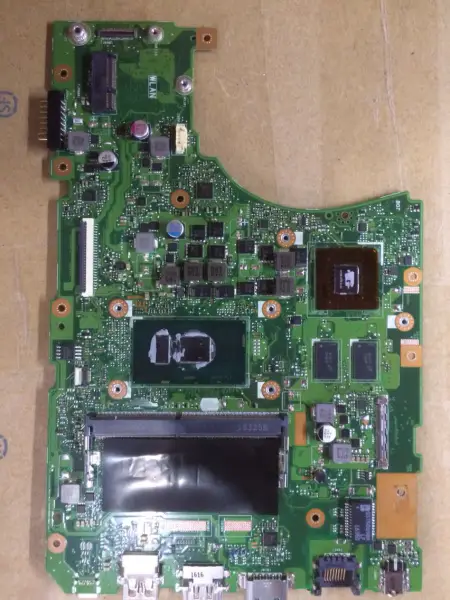 Carte mère Asus X556UV