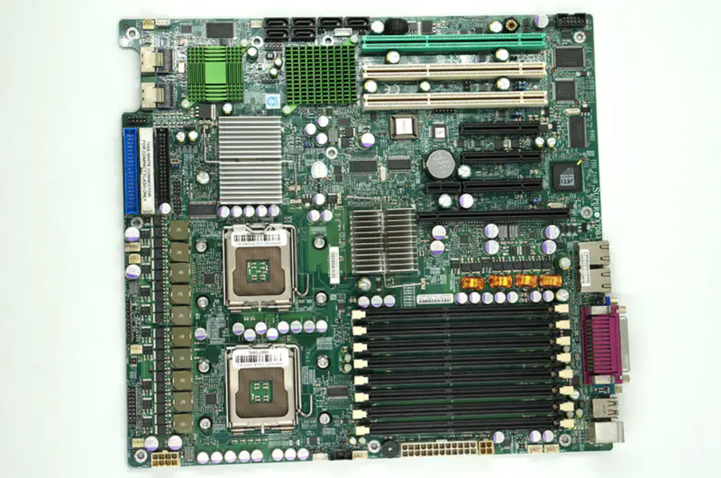 Carte mère Supermicro X7DB3
