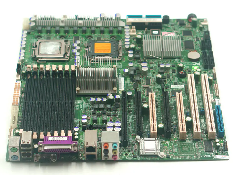 Carte mère Supermicro X7DWA-N pour serveur