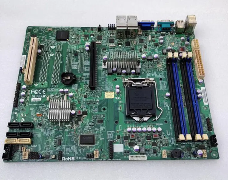 Carte mère SuperMicro X9SCI-LN4F Quad Server prenant en charge les CPU v2