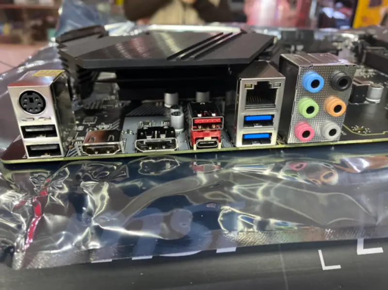 MSI Z490-A PRO Carte mère LGA 1200 Intel Z490 PCI-E 3.0 M.2 DDR4 128GB ATX