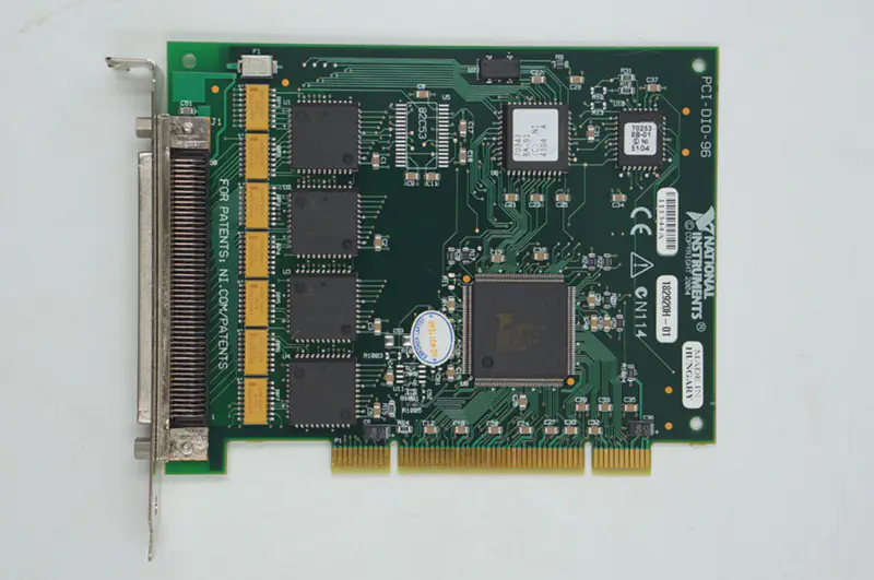 NI PCI-DIO-96 Carte PCI d'E/S numériques parallèles 96 bits