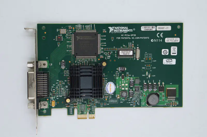 Carte d'acquisition NI PCIe-GPIB