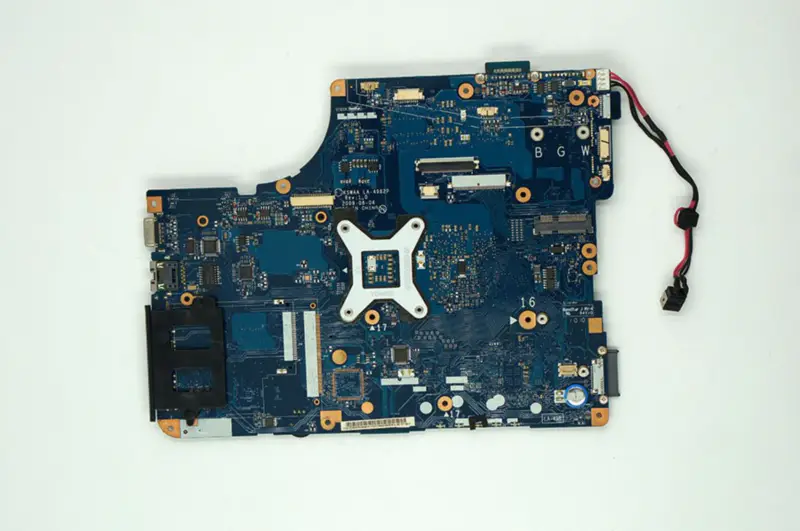 Toshiba L500 L550 L555 LA-4982P GM45 PGA-989 Carte mère
