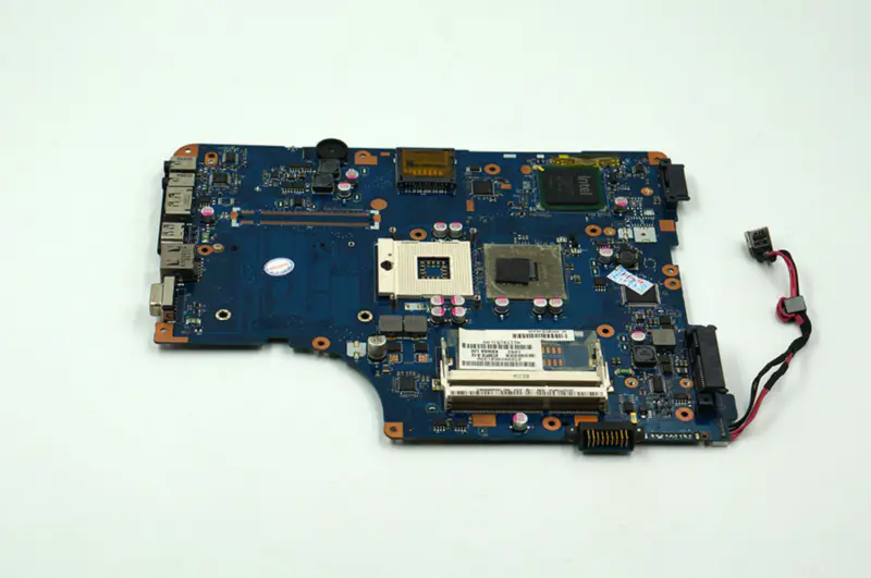 Toshiba L500 L550 L555 LA-4982P GM45 PGA-989 Carte mère